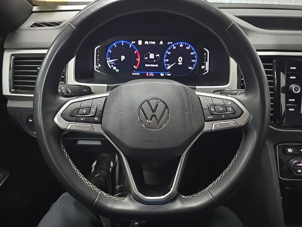 Used 2021  Volkswagen 3.6L V6 SEL Premium image 19