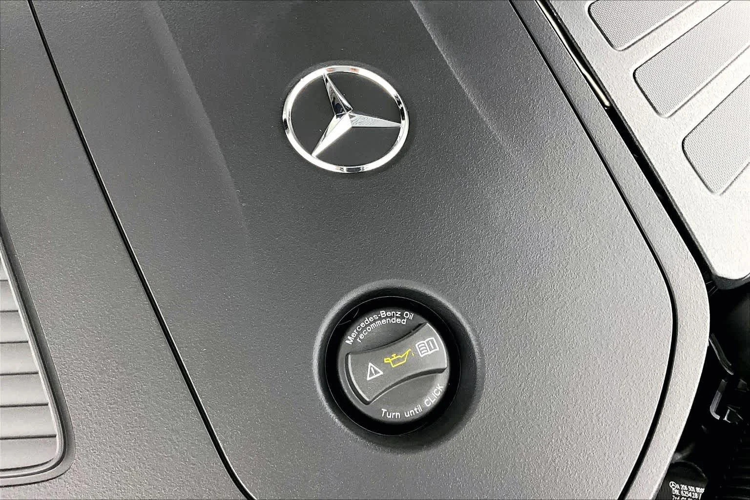 New 2026 040/Black Mercedes-Benz C 300 image 17