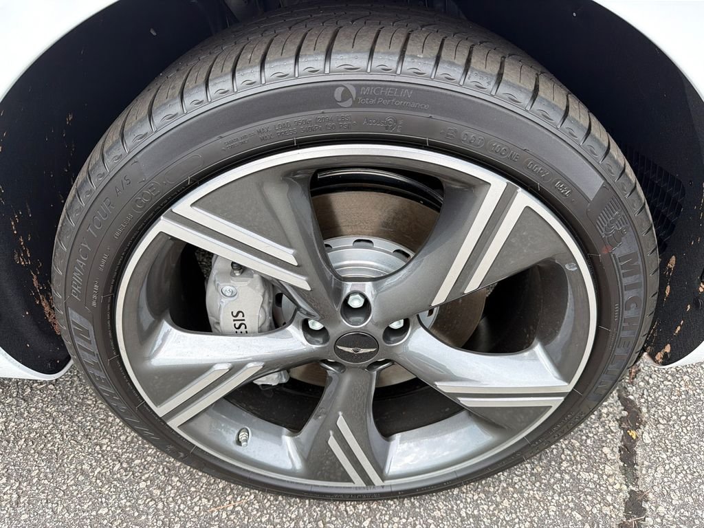 New 2026 White Genesis 2.5T Prestige image 12