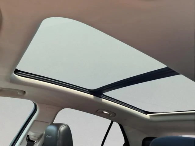 Used 2021 CINNABAR METALLIC Buick Avenir image 19