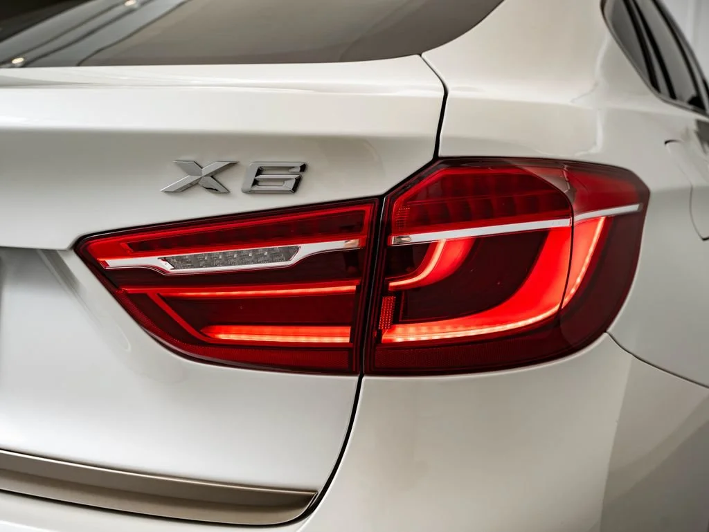 Used 2019 Mineral White Metallic BMW xDrive35i image 9