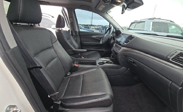 Used 2023 White Honda RTL image 8