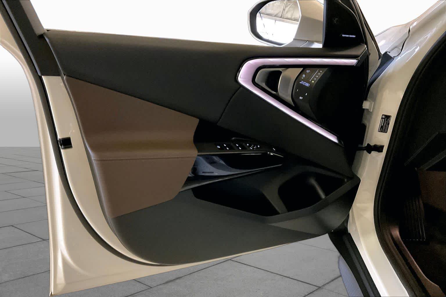 New 2026 Alpine White BMW 30 xDrive image 10