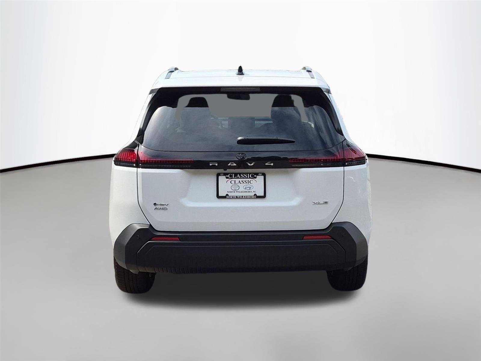 New 2026 Ice Cap Toyota XLE Premium image 4