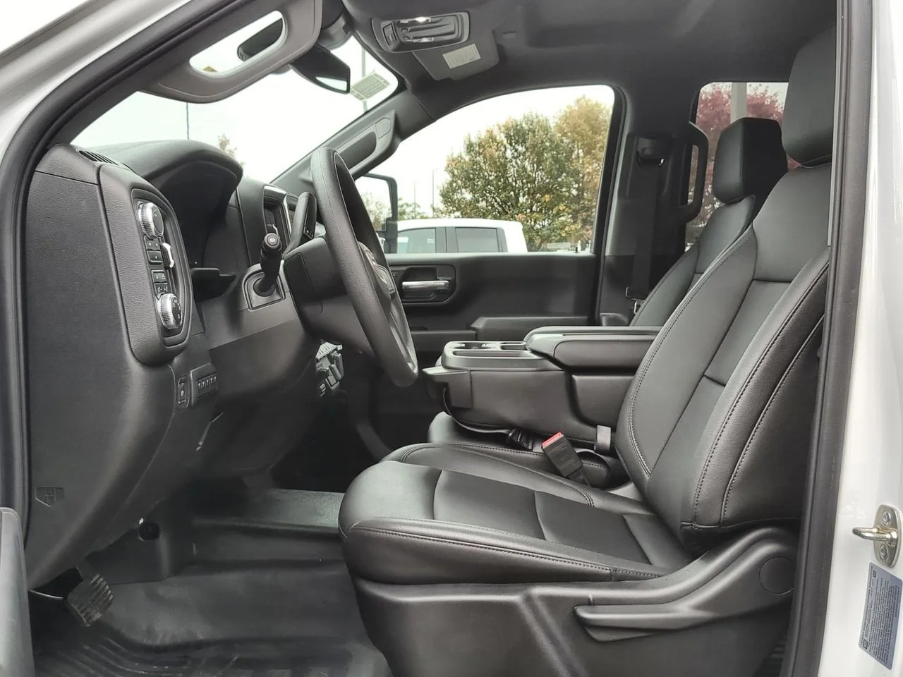 2025 GMC Sierra 3500 Chassis Cab Pro - Photo 18