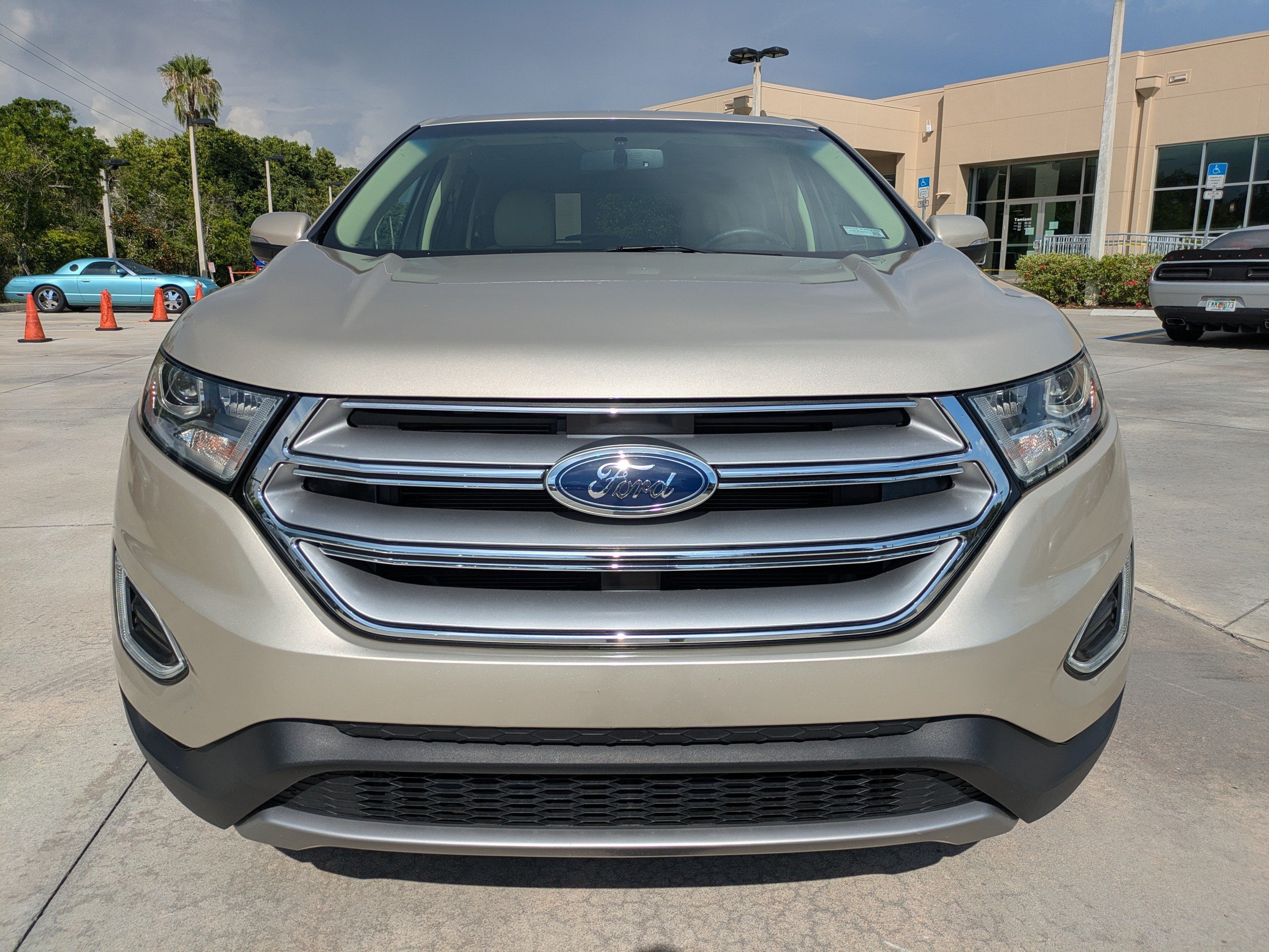 Used 2018  Ford SEL image 6