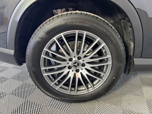 New 2026 Graphite Grey Metallic Mercedes-Benz GLC 300 image 47