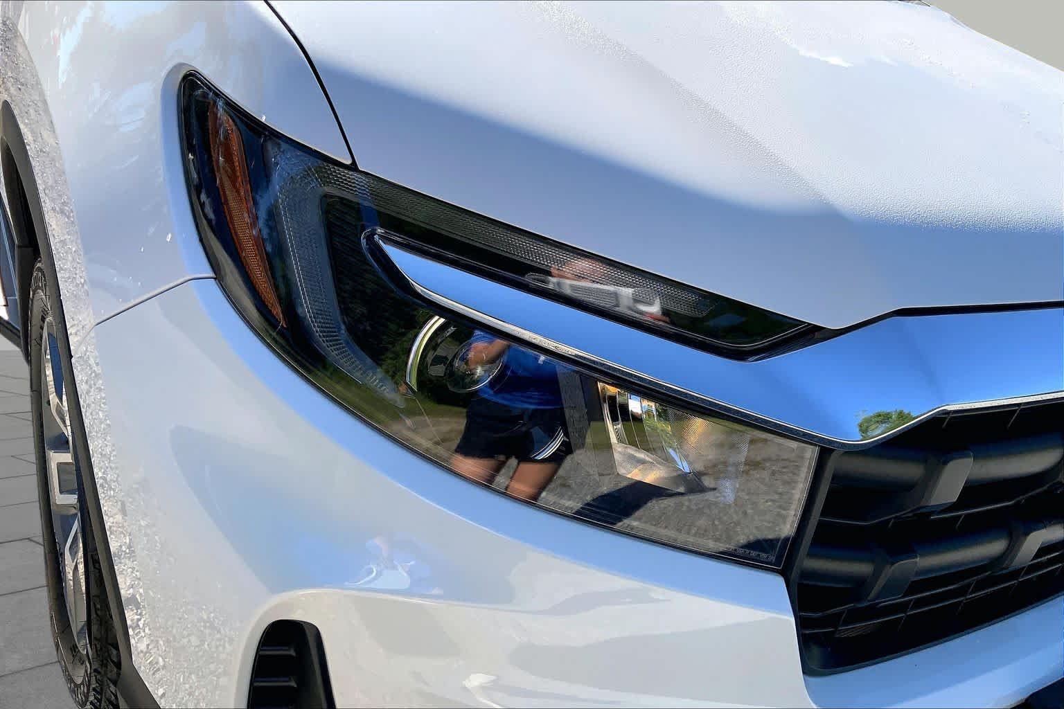 Certified Used 2025 Platinum White Pearl Honda AWD RTL image 27