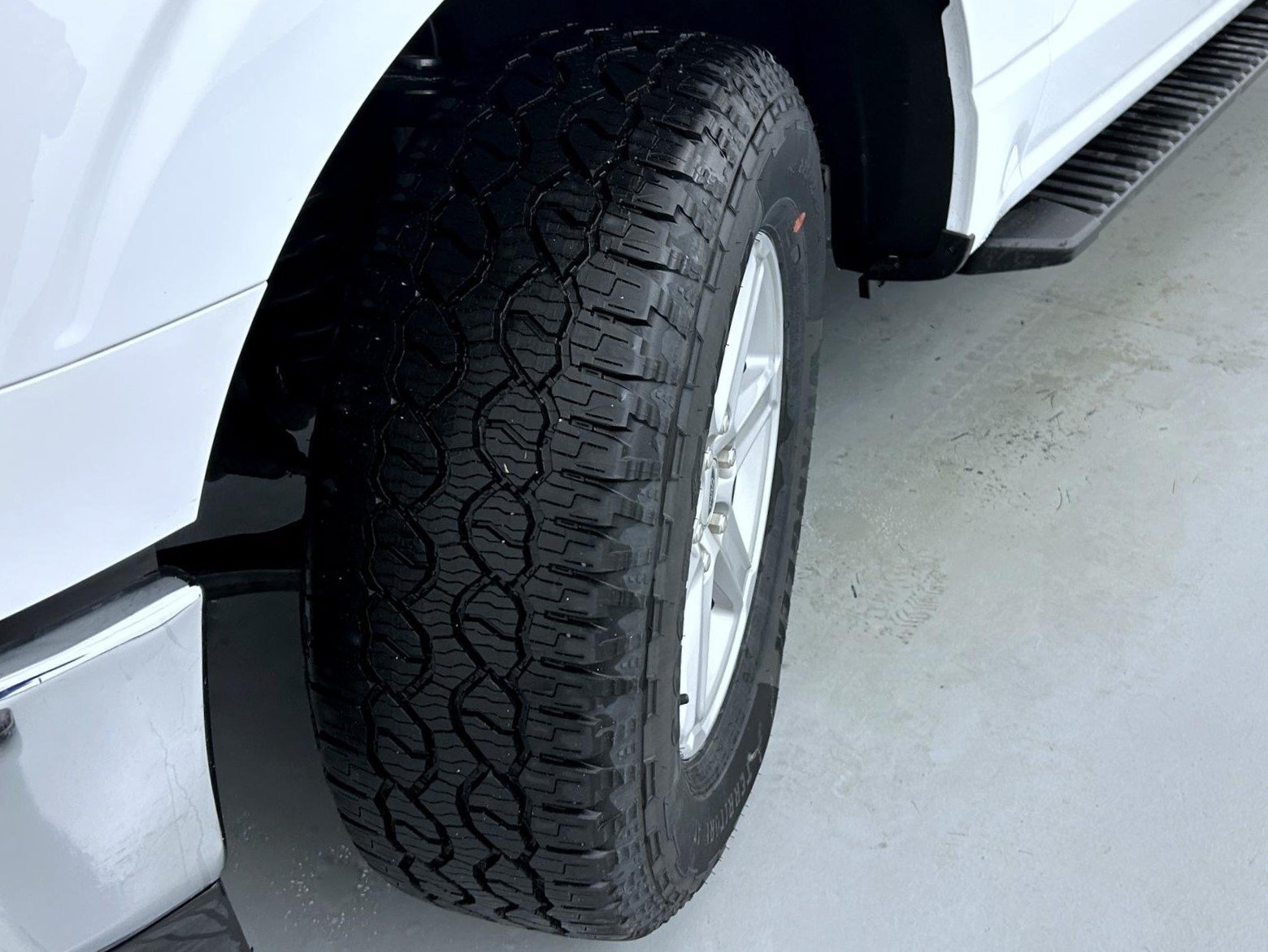 New 2026 Oxford White Ford XLT image 24