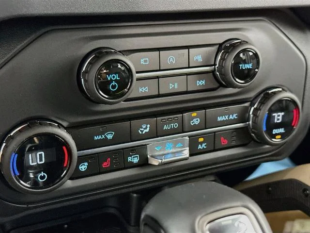 New 2025 Carbonized Gray Metallic Ford Badlands® image 48