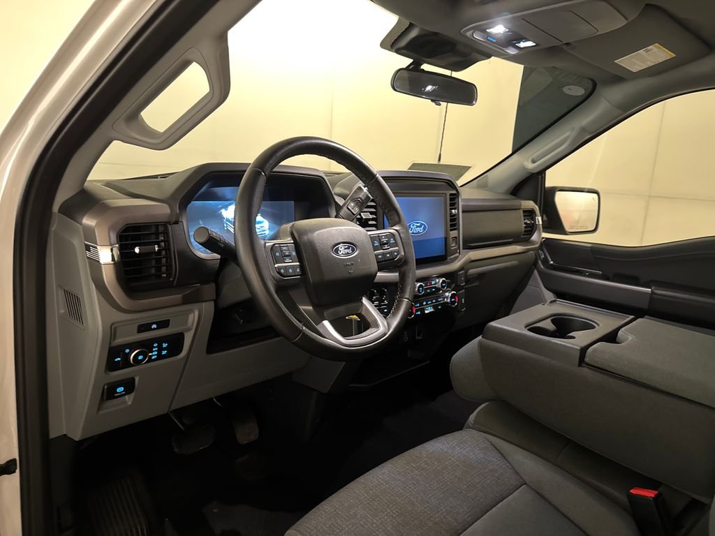 Used 2025  Ford XLT image 6