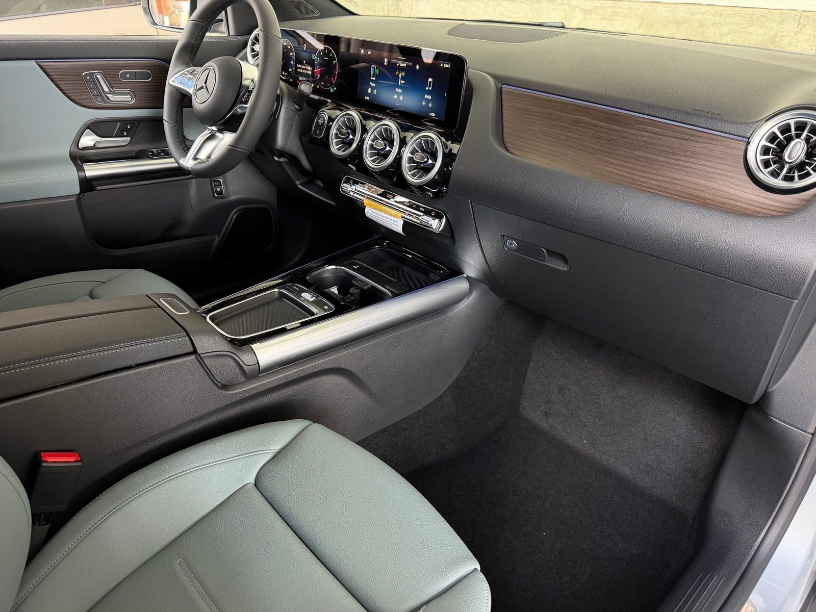 New 2026 Cirrus Silver Metallic Mercedes-Benz GLA 250 image 35