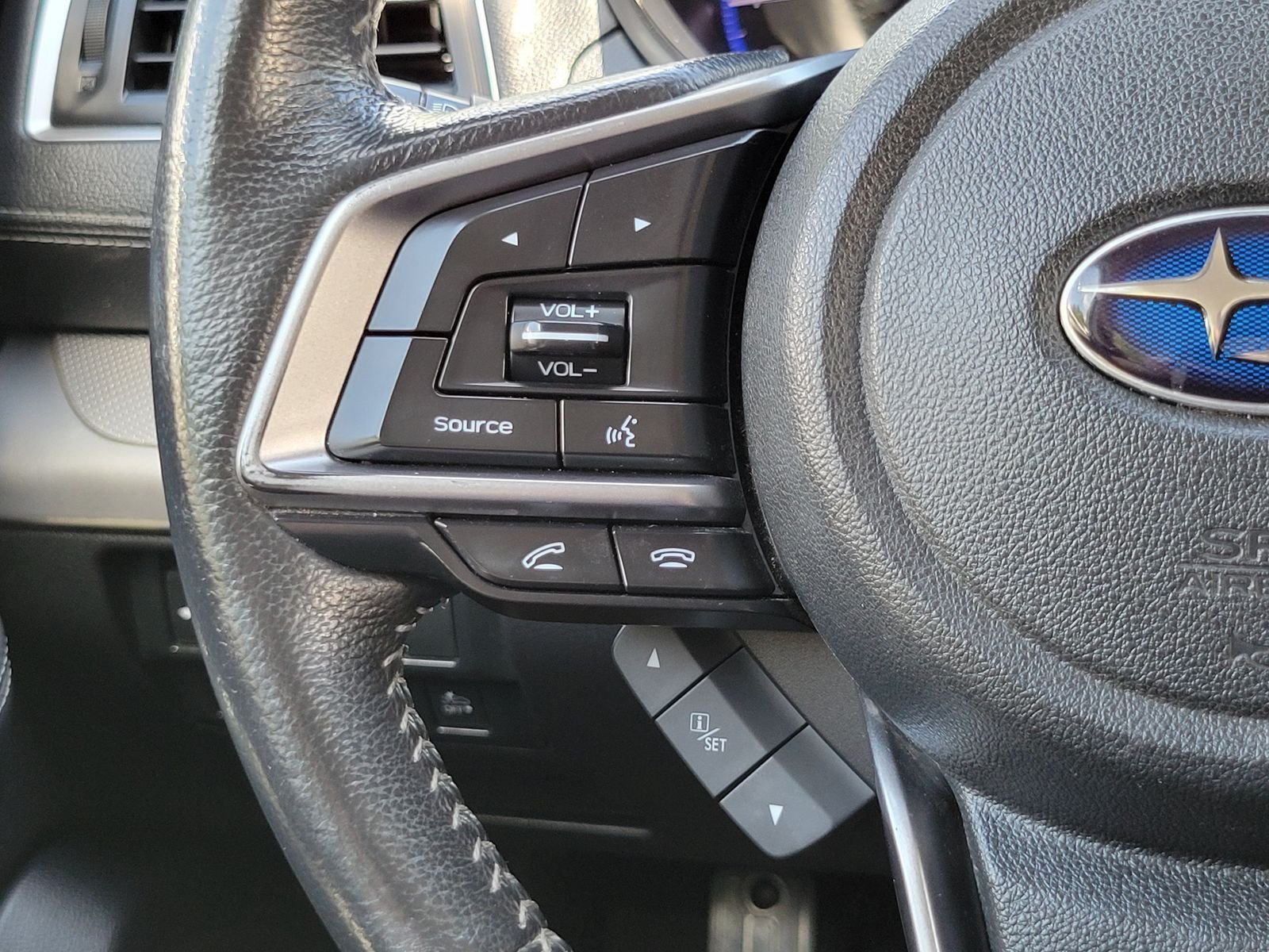Used 2018 White Subaru 2.5i image 14