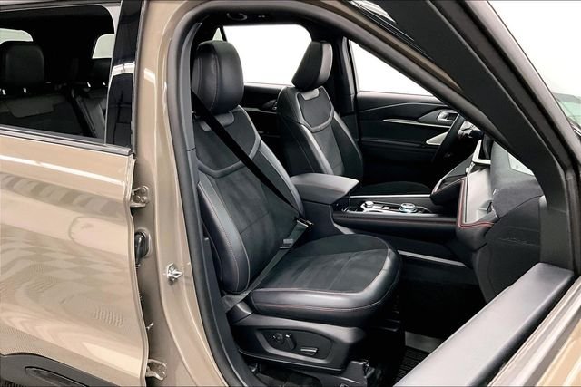 2026 Ford Explorer ST - Photo 8