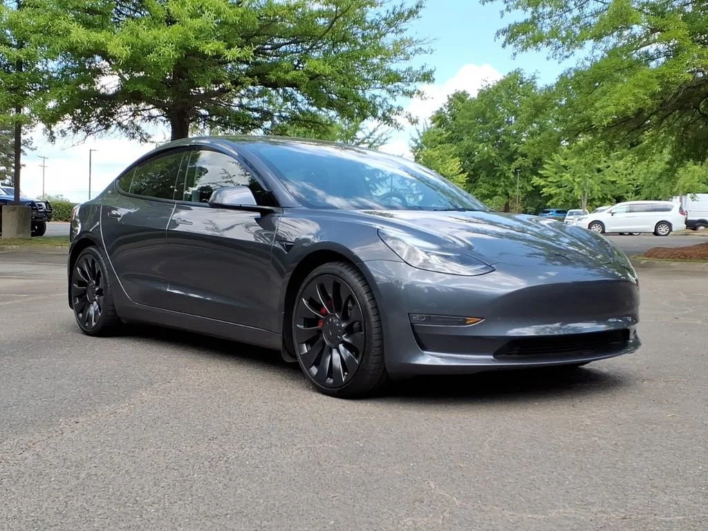2023 Tesla Model 3 Performance's photo