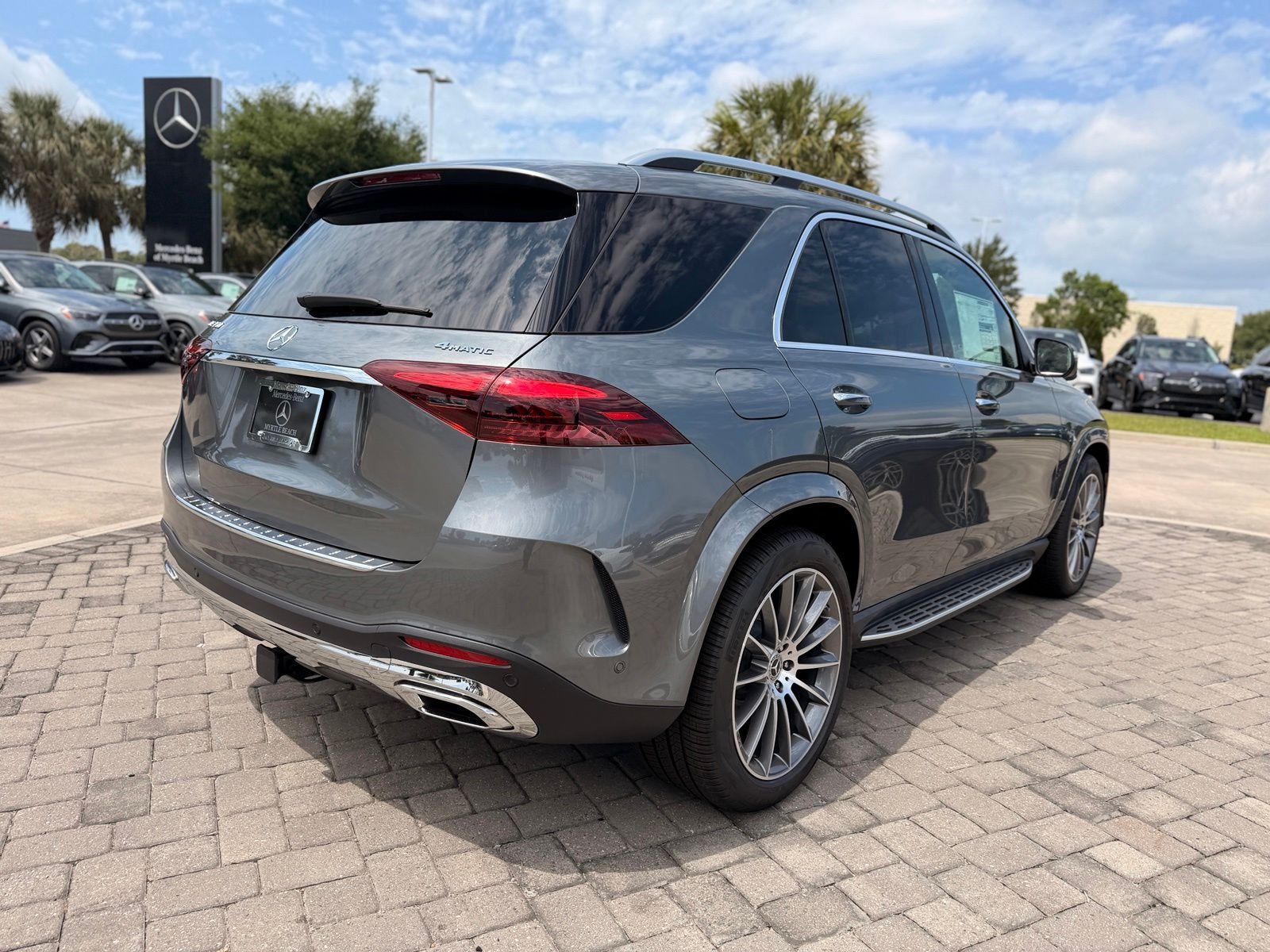 New 2026 Selenite Grey Metallic Mercedes-Benz GLE 450 image 9