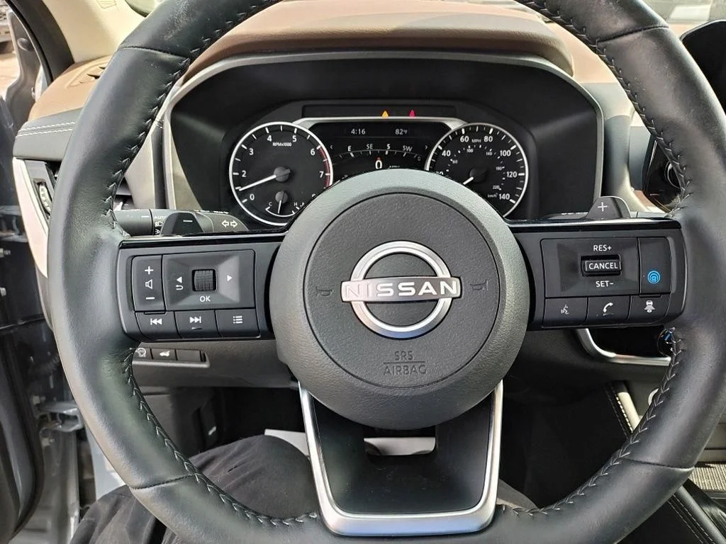 Used 2023 Gray Nissan SL image 17