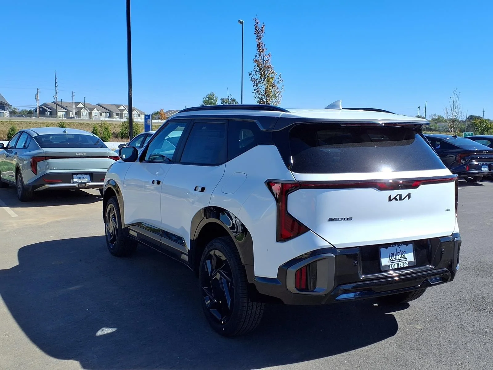 New 2027 Snow White Pearl Kia X-Line SX image 2