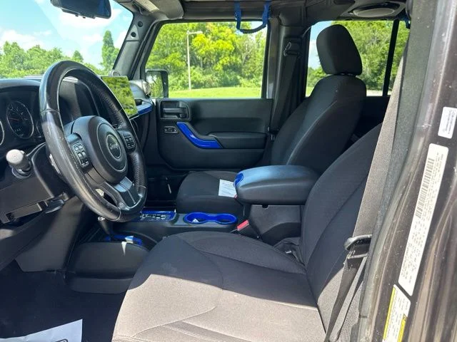 Used 2014 Gray Jeep Unlimited Sport image 16