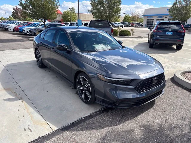 Certified Used 2026 Meteorite Gray Metallic Honda SE image 4