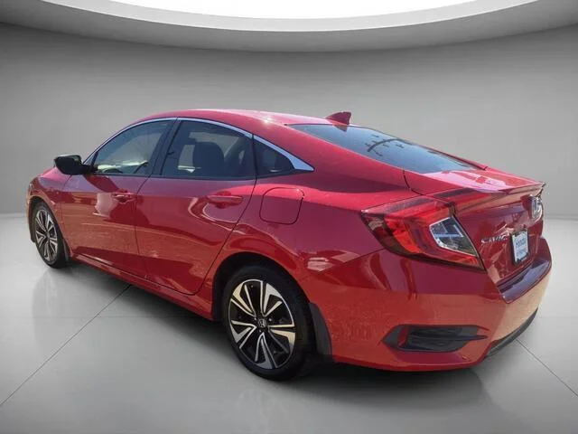 Used 2018 Rallye Red Honda EX-T image 3