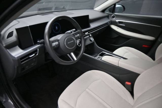 Used 2024 Gray Hyundai SEL image 18