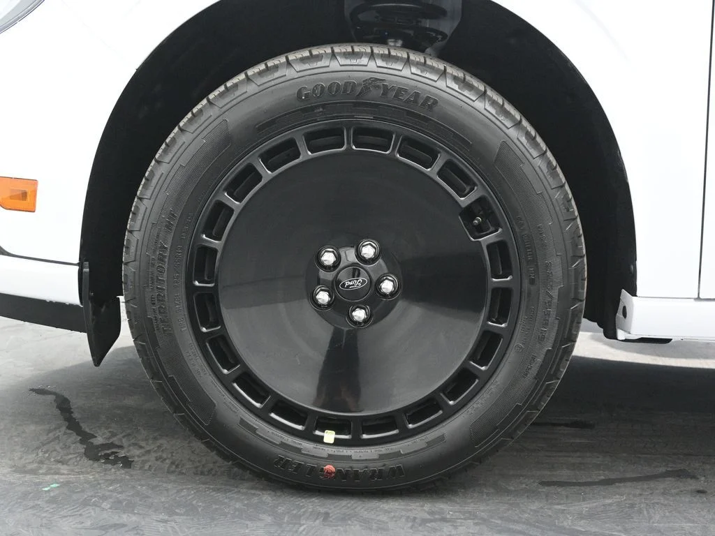 New 2025 White Ford Lobo Standard image 22