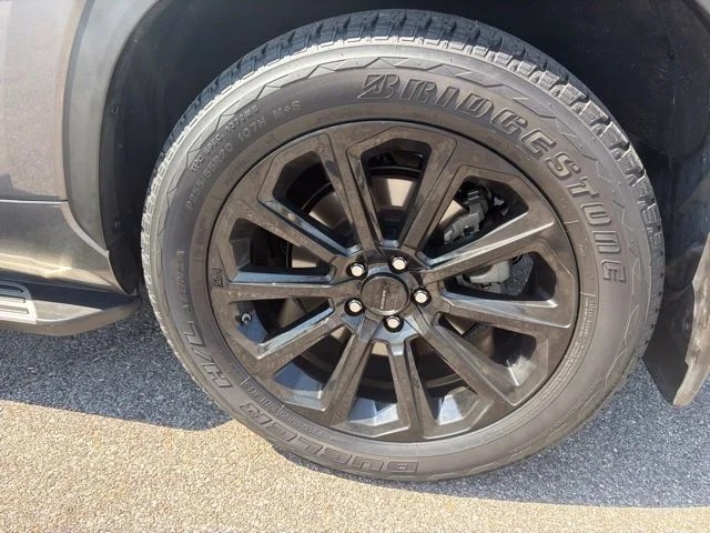 Used 2024 Gray Toyota XLE image 33