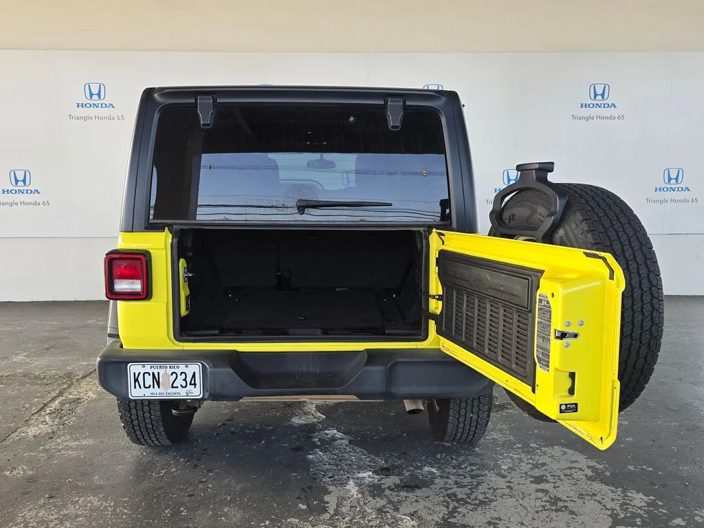 Used 2023 Yellow Jeep Sport S image 33