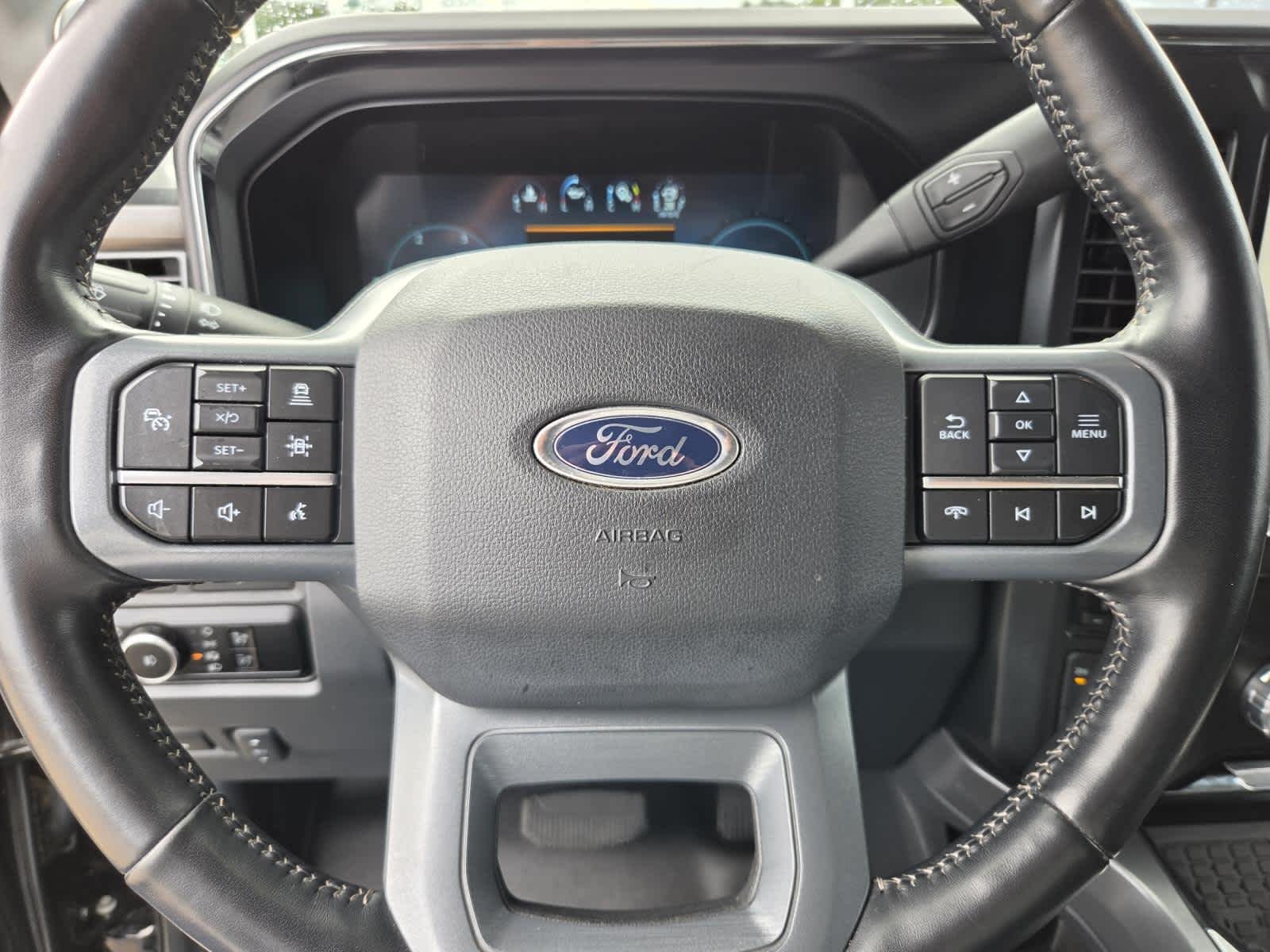 Used 2023 Agate Black Metallic Ford LARIAT image 18