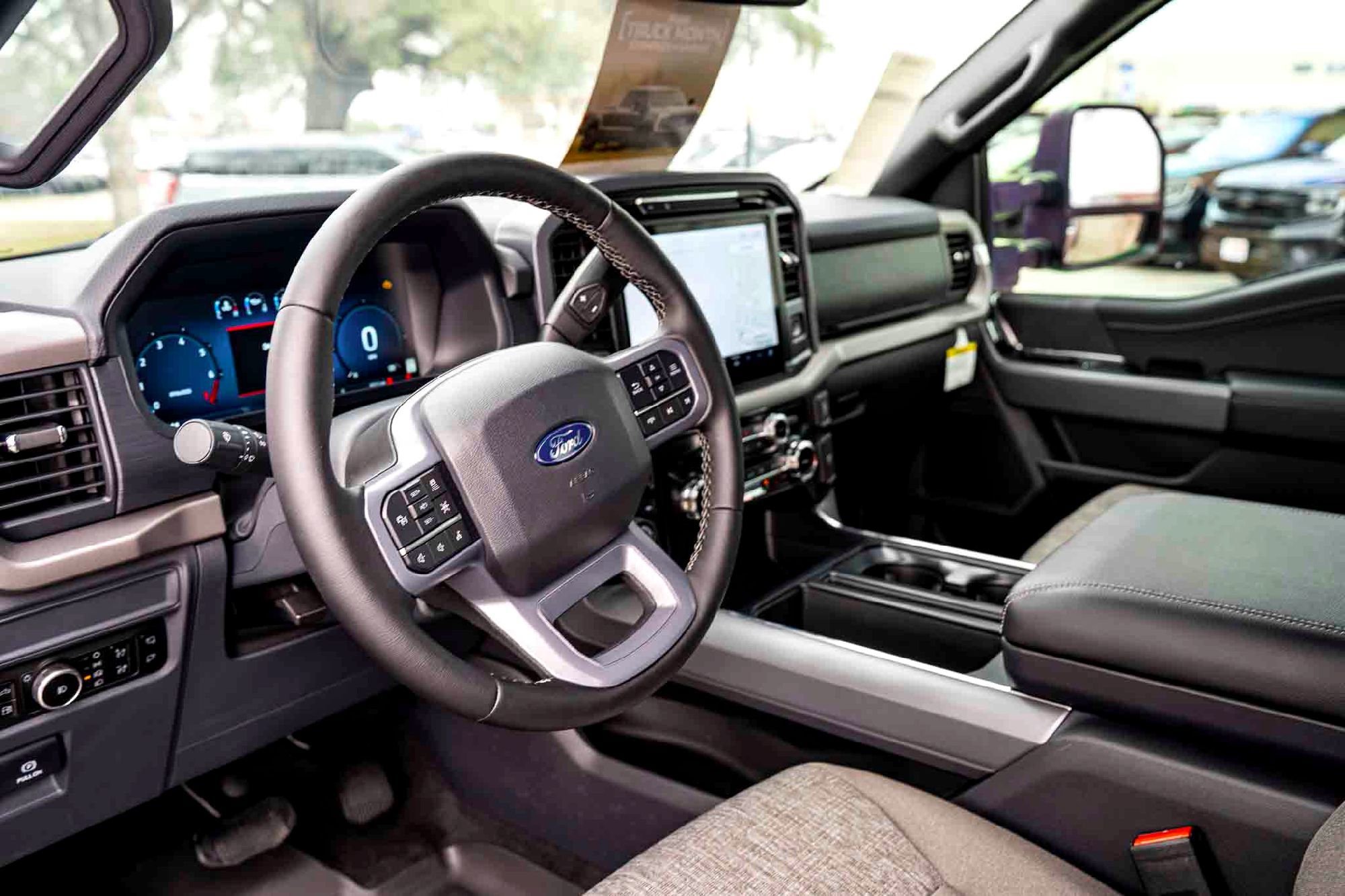 New 2025 Agate Black Metallic Ford XLT image 10