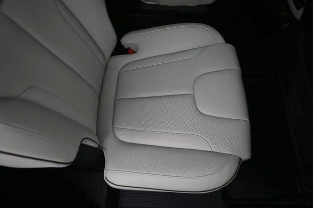 Certified Used 2025 Abyss Black Pearl Hyundai Calligraphy image 27
