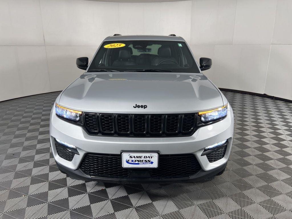 Used 2025 Silver Zynith Jeep Limited image 2