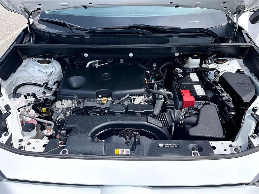 Used 2021 White Toyota LE image 29
