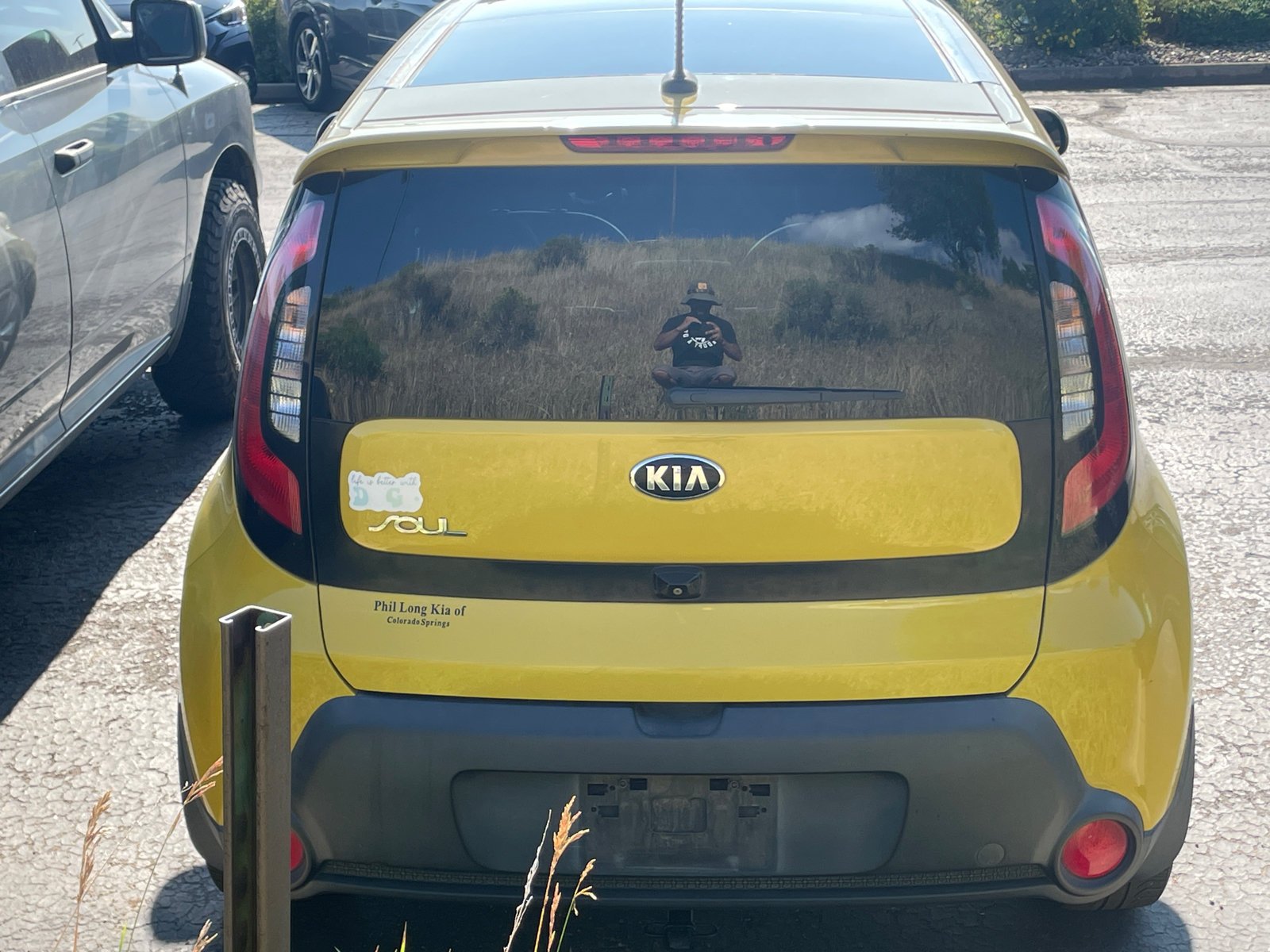 Used 2015 Solar Yellow Kia + image 4
