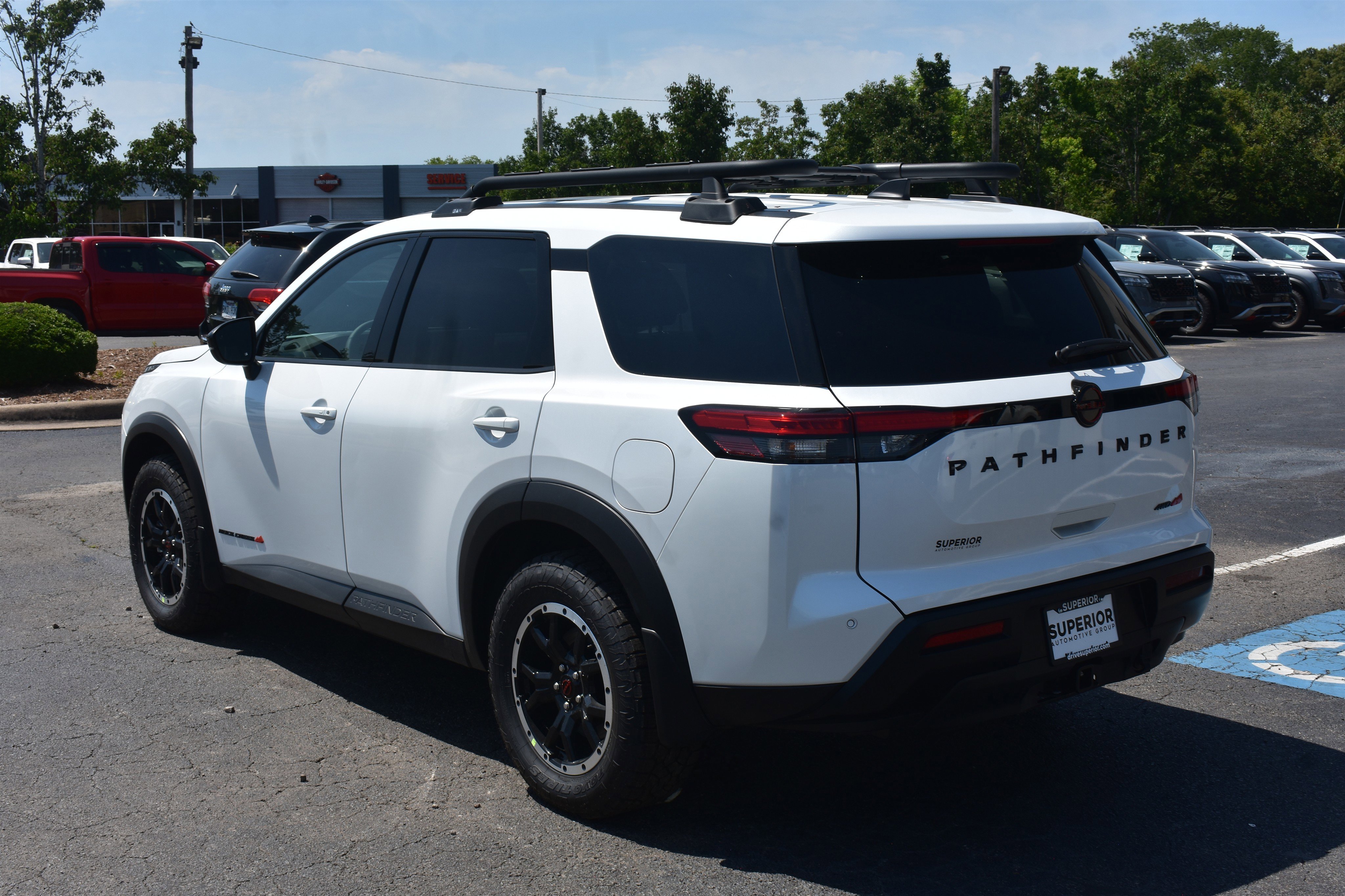 New 2026 Everest White Pearl TriCoat Nissan Rock Creek® image 8