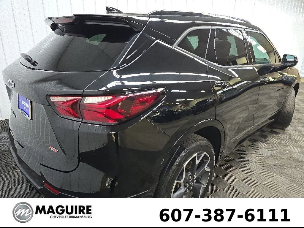 Used 2022 Black Chevrolet RS image 10