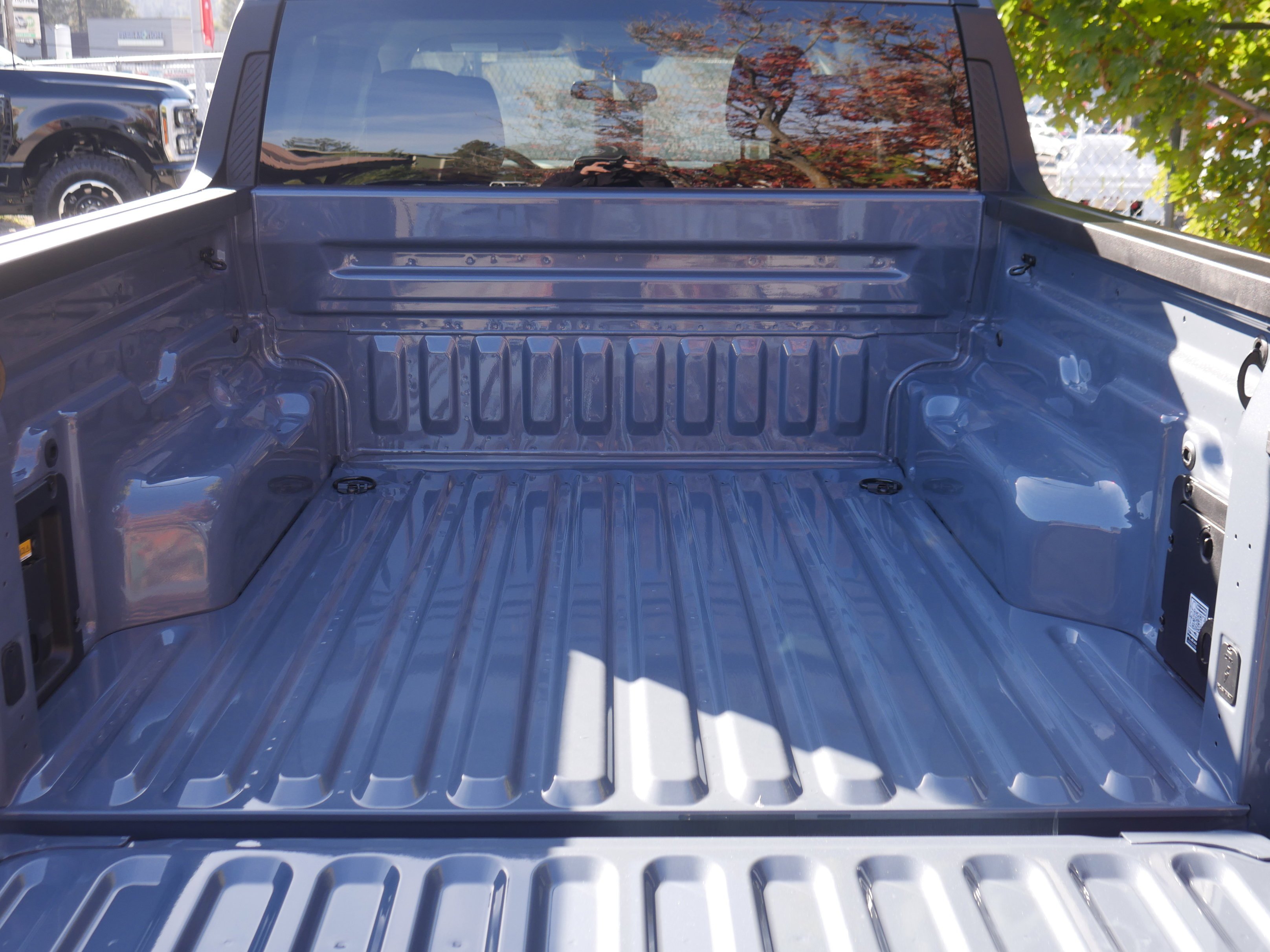 New 2025 Azure Gray Metallic Tri-Coat Ford XLT image 22