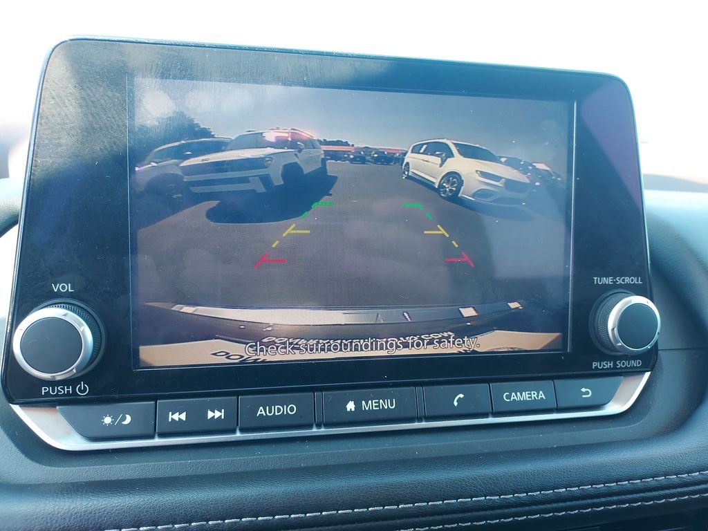 Used 2022 Gray Nissan SV image 22