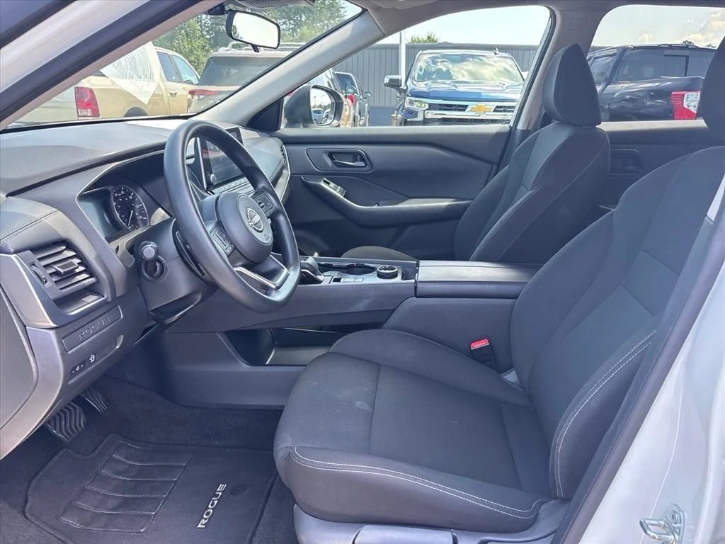 Used 2024 White Nissan S image 11