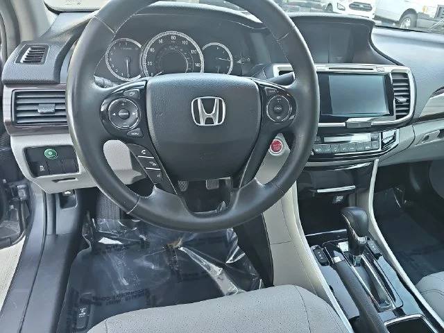 Used 2017 Gray Honda EX-L image 15