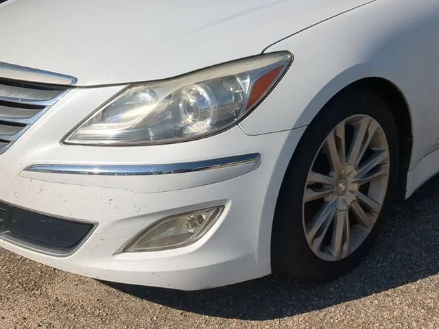 Used 2013 White Hyundai 3.8 image 7