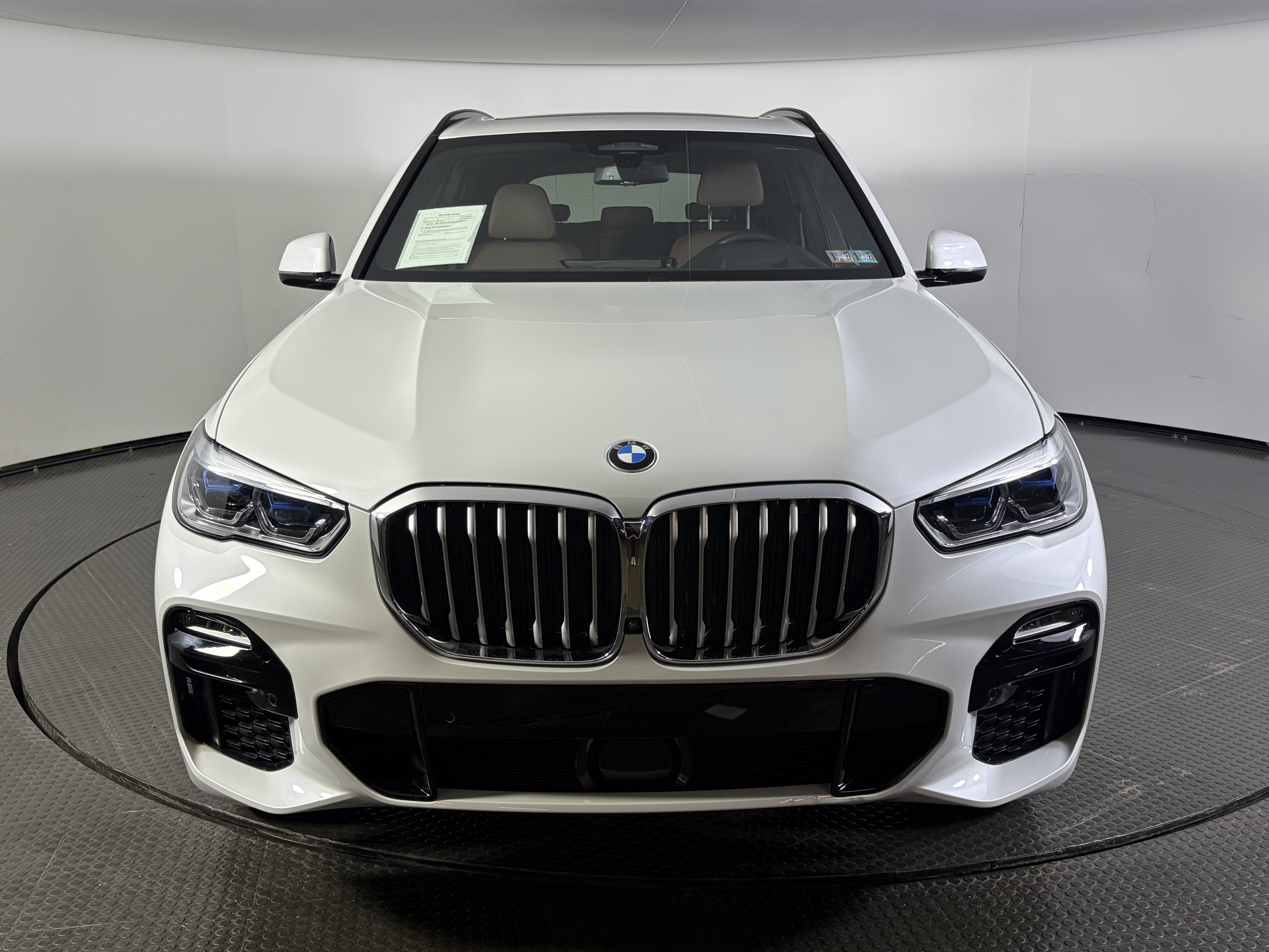Used 2020 Mineral White Metallic BMW xDrive40i image 2