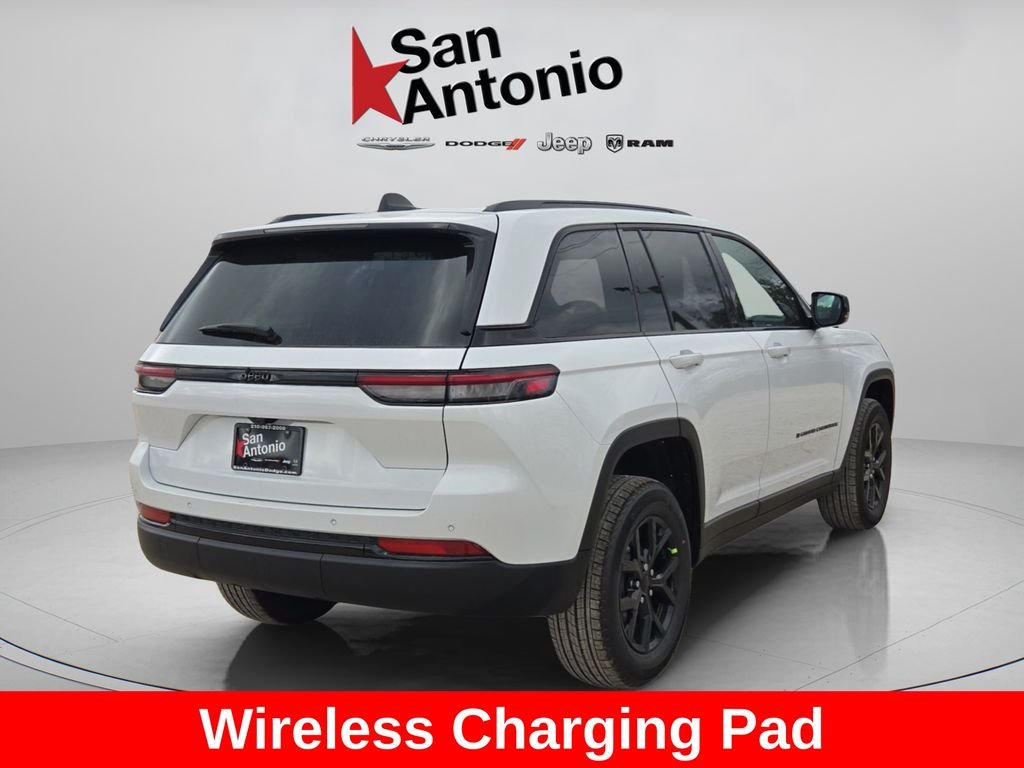 New 2025 Bright White Clear-Coat Exterior Paint Jeep Altitude X image 14