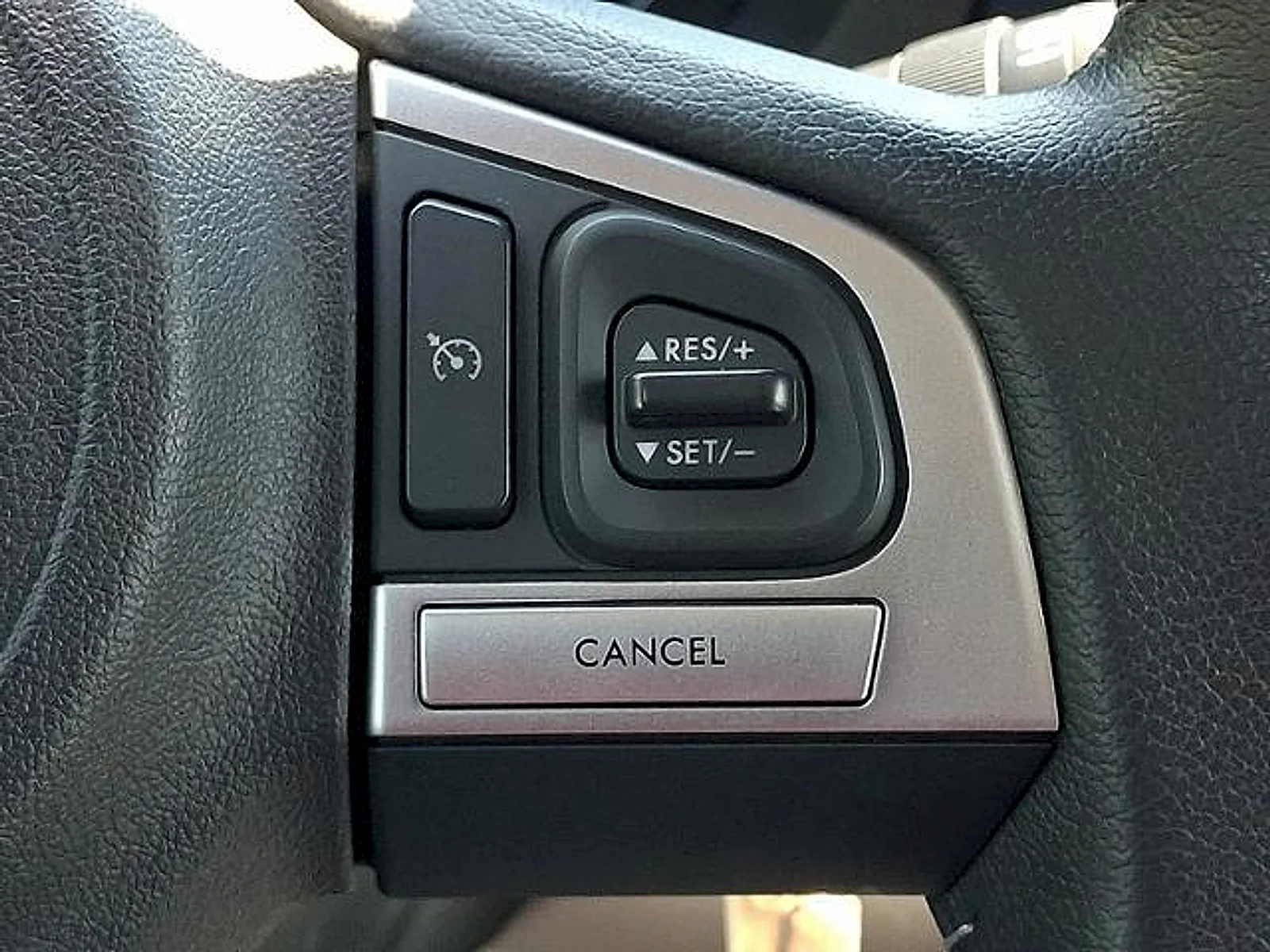 Used 2018 Jasmine Green Metallic Subaru 2.5i Limited image 21