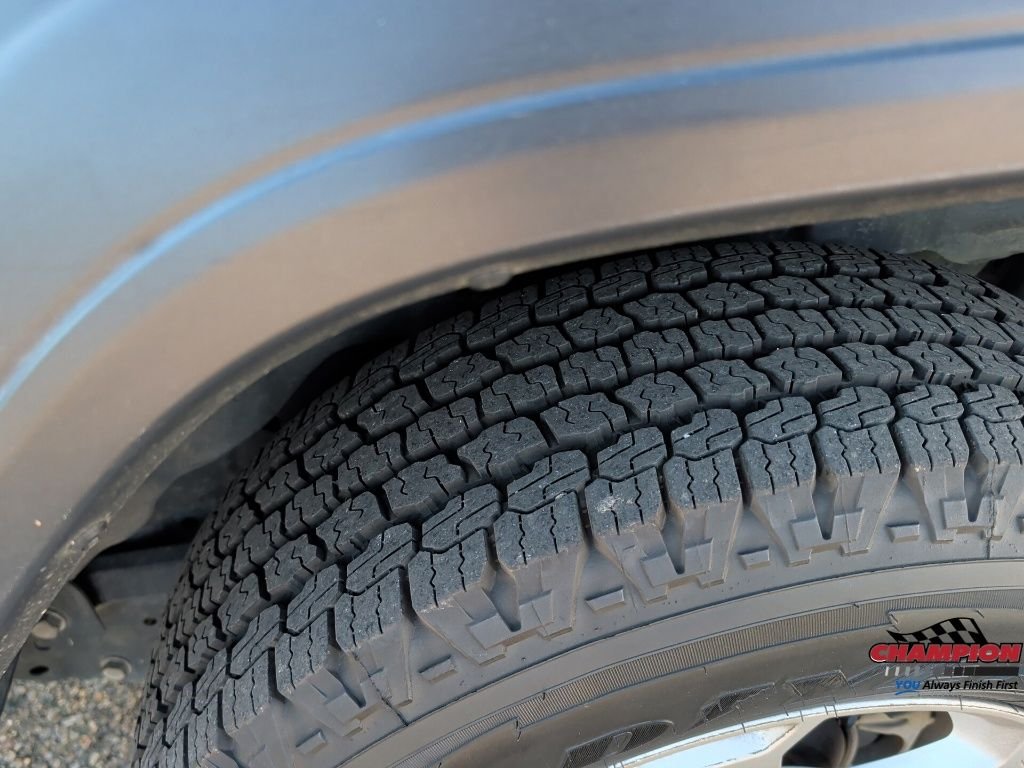 Used 2020 Silver Jeep Sport S image 11
