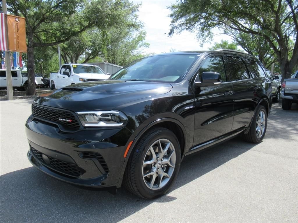 New 2026 Diamond Black Clear-Coat Exterior Paint Dodge GT Plus HEMI V8 image 3