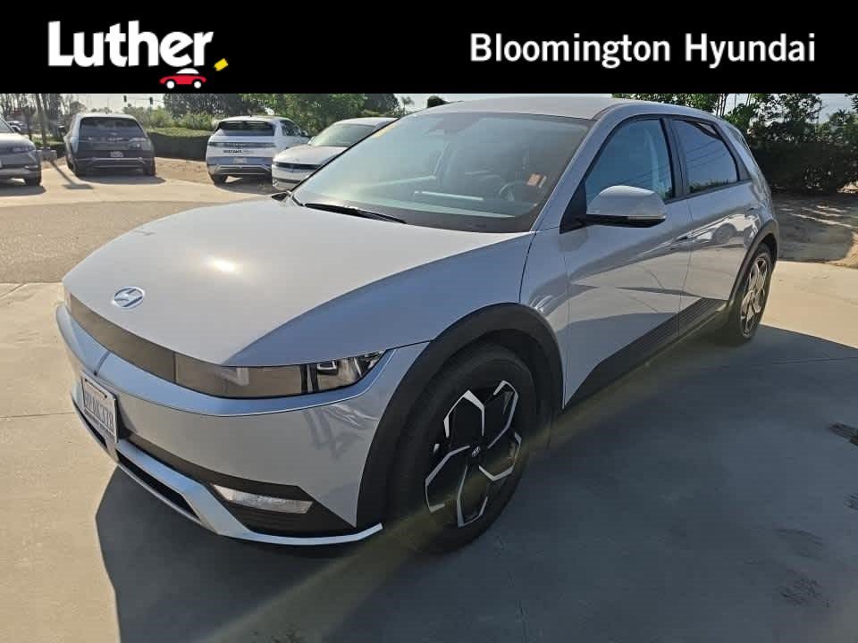 Certified Used 2024 Cyber Gray Hyundai SE Standard Range image 1