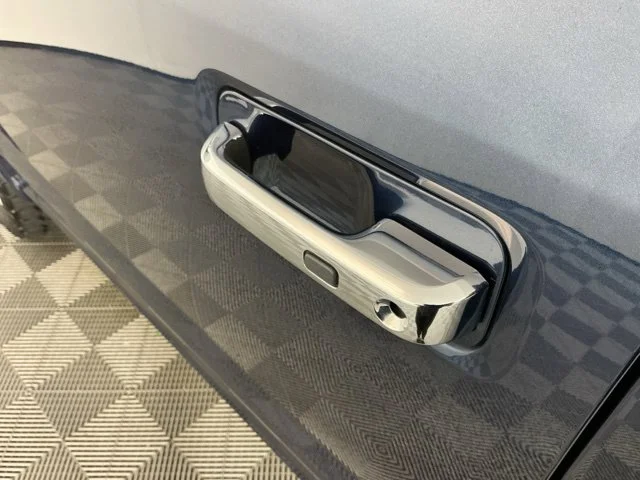Used 2019 Blue Ford Platinum image 11