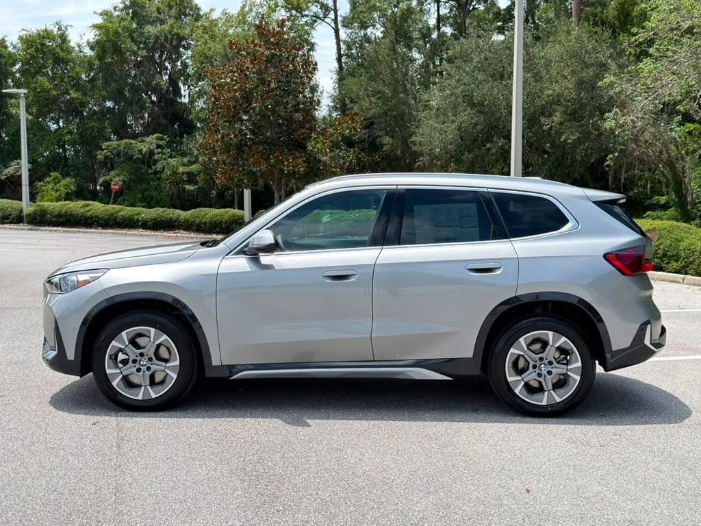New 2026 Silver BMW xDrive28i image 2